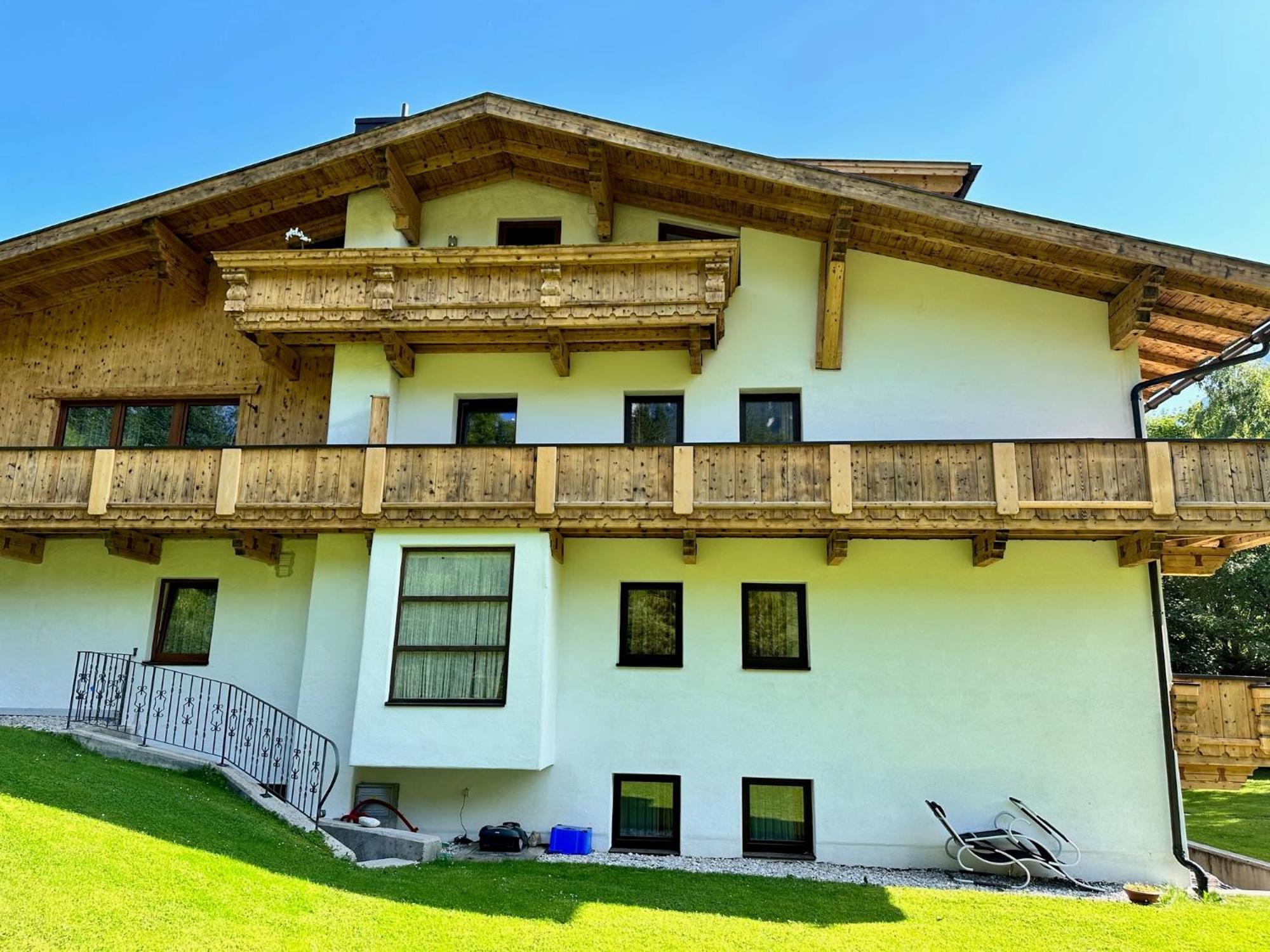ロイタシュW6 Haus Ganghoferアパートメント エクステリア 写真