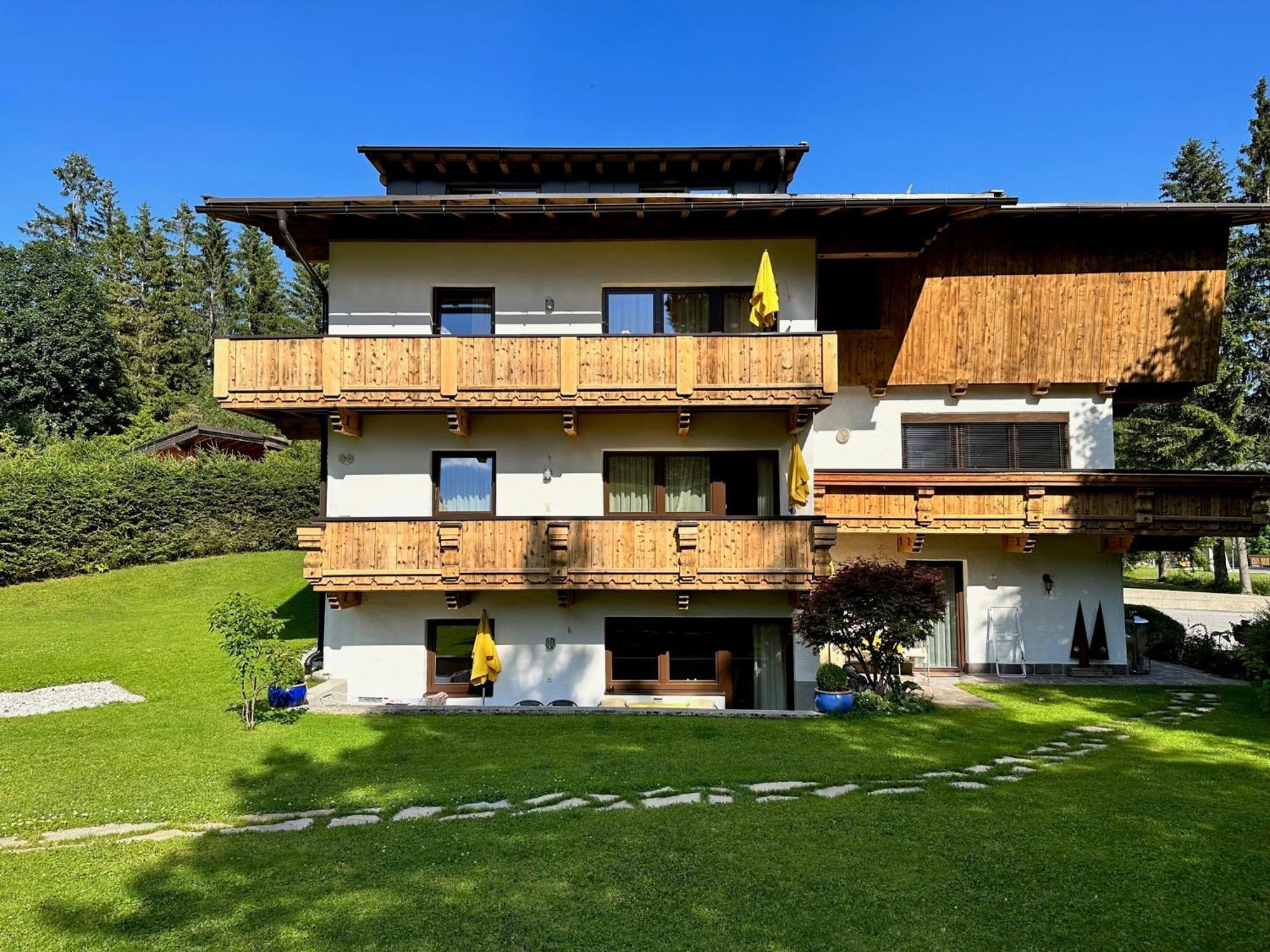 ロイタシュW6 Haus Ganghoferアパートメント エクステリア 写真